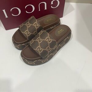 Gucci Women’s Brown Sandals